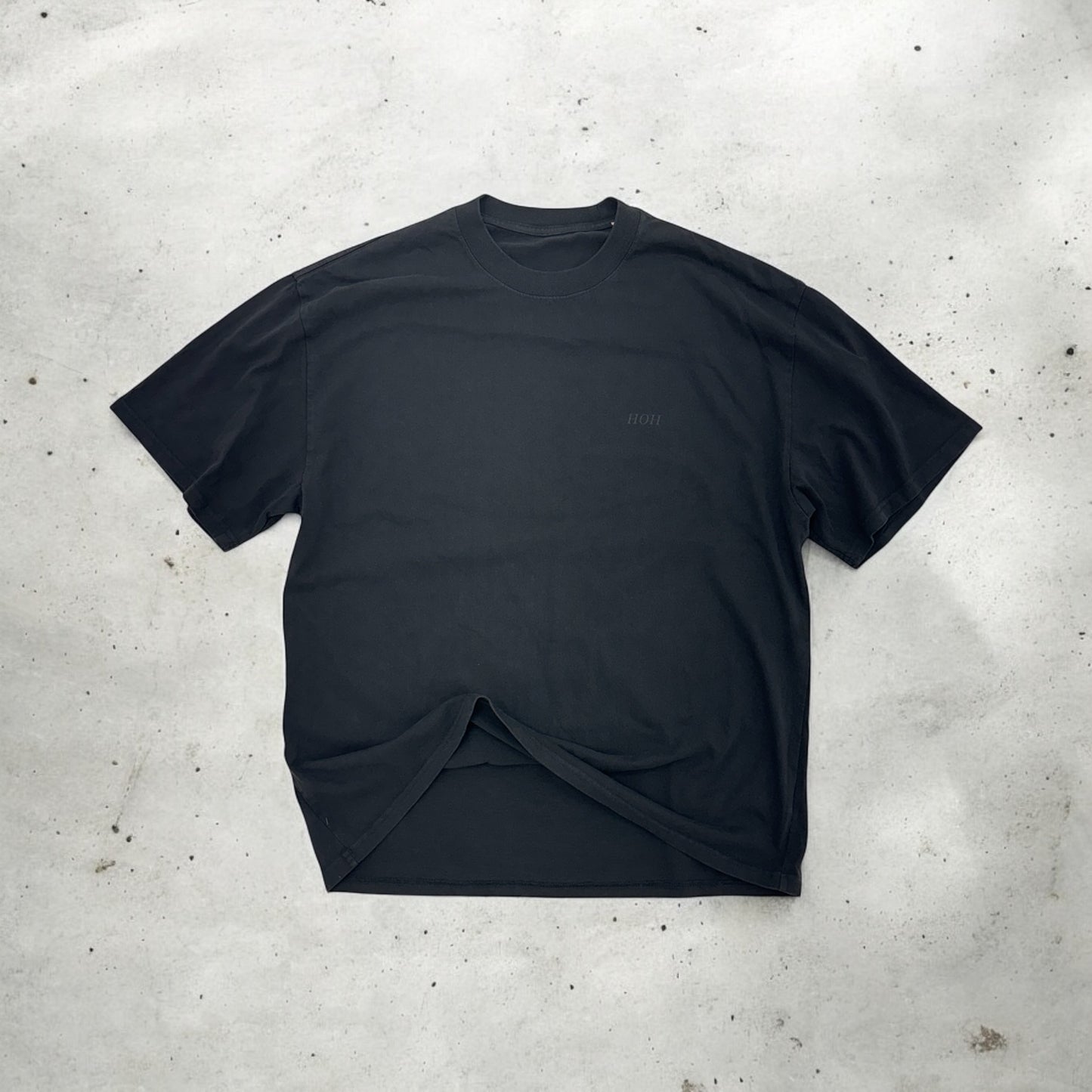 OVERSIZED BLACK & BLACK T-SHIRT - ALA COLLECTION