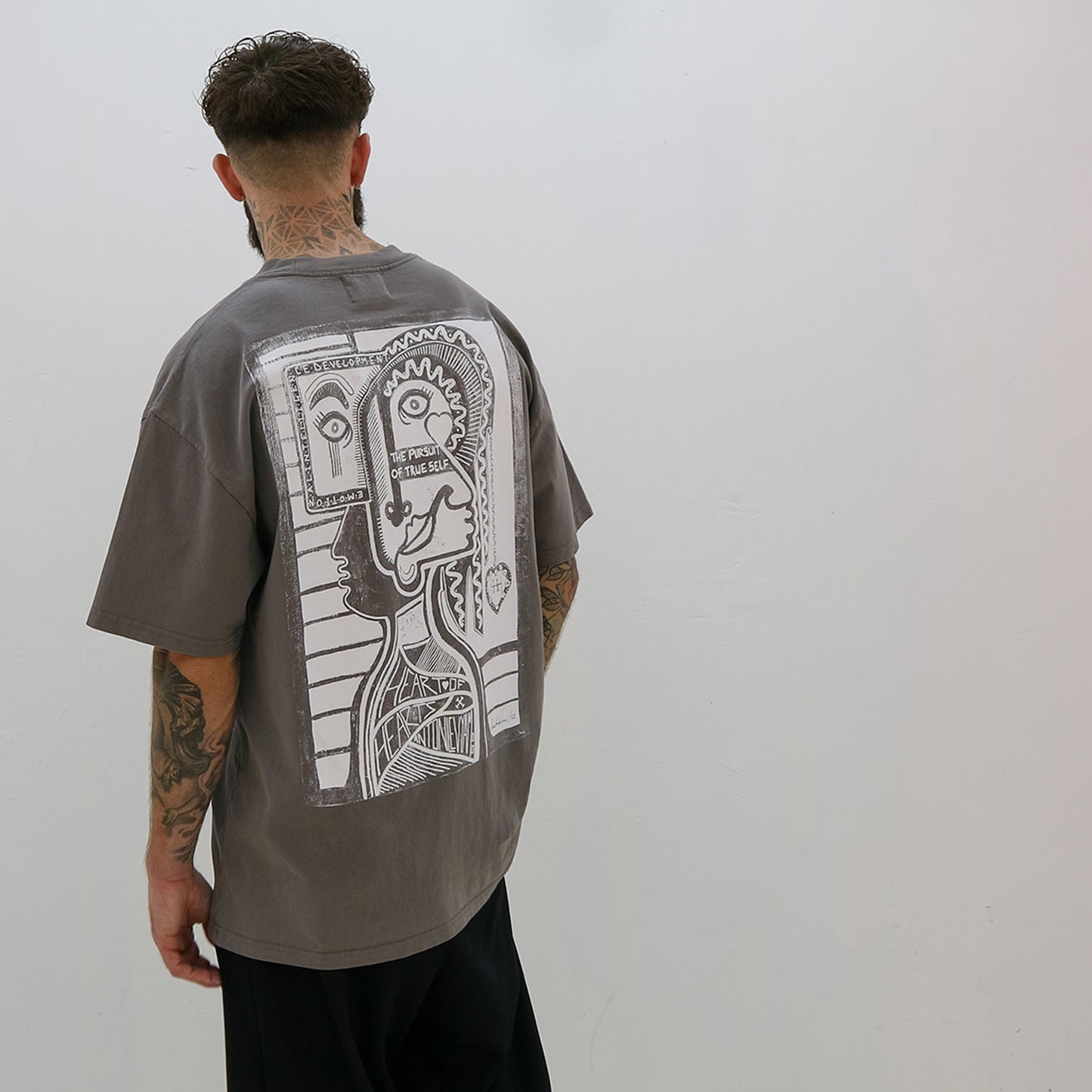 OVERSIZED SLATE GREY & WHITE T-SHIRT - ALA COLLECTION