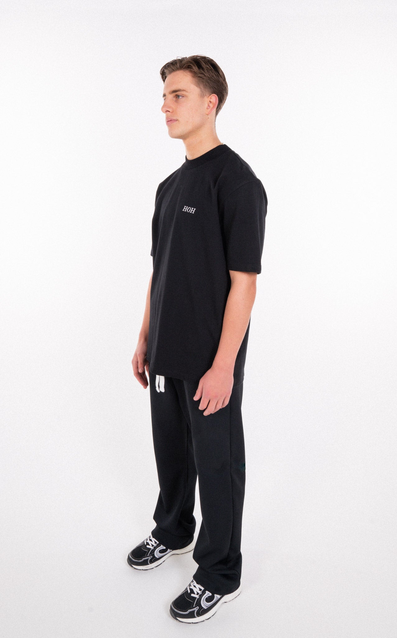 HEAVYWEIGHT BLACK T-SHIRT WHITE EMBROIDERY - STAPLE COLLECTION