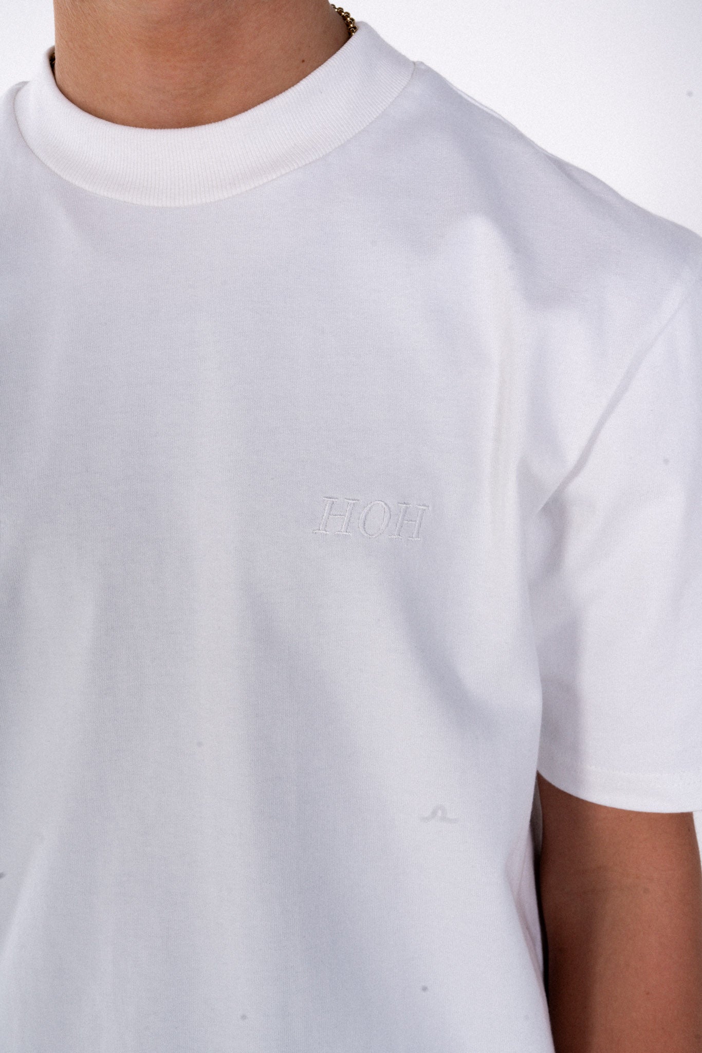 HEAVYWEIGHT WHITE T-SHIRT WHITE EMBROIDERY - STAPLE COLLECTION