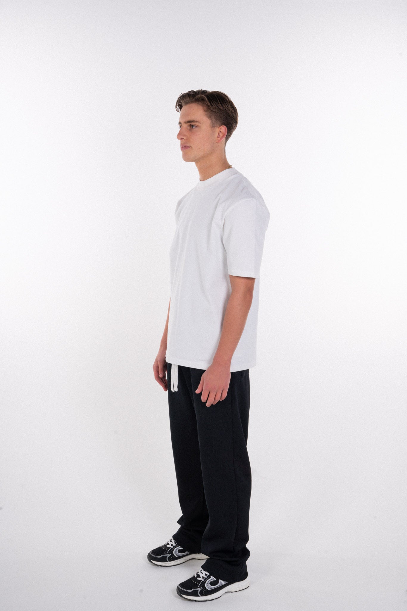 HEAVYWEIGHT WHITE T-SHIRT WHITE EMBROIDERY - STAPLE COLLECTION