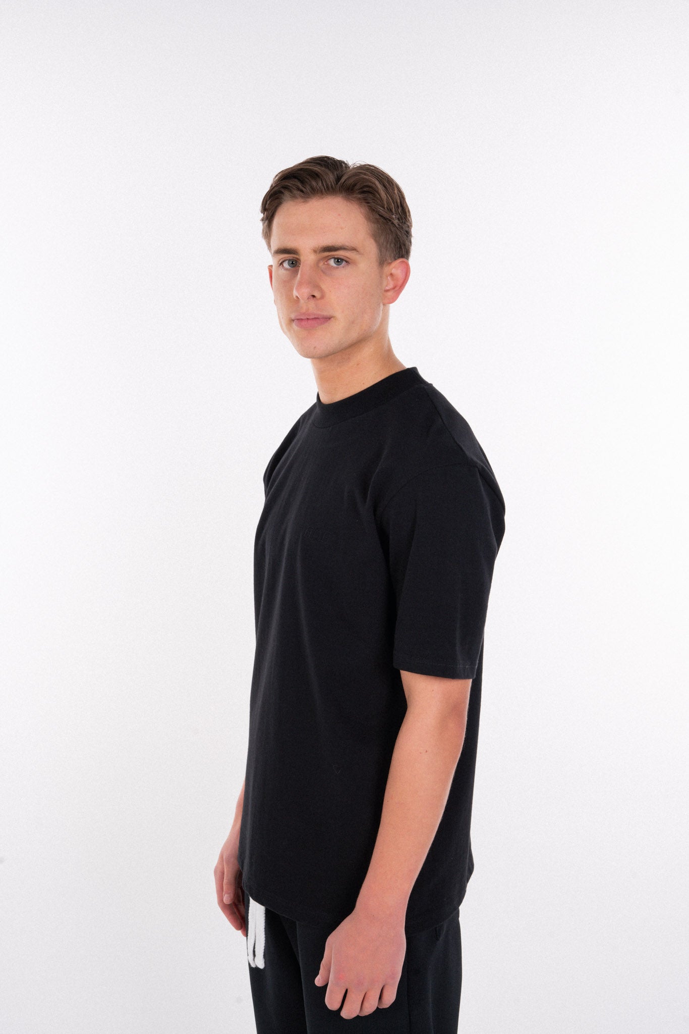 HEAVYWEIGHT BLACK T-SHIRT BLACK EMBROIDERY- STAPLE COLLECTION